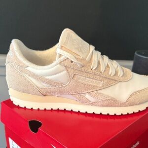Reebok Women's Cream and White Sneakers